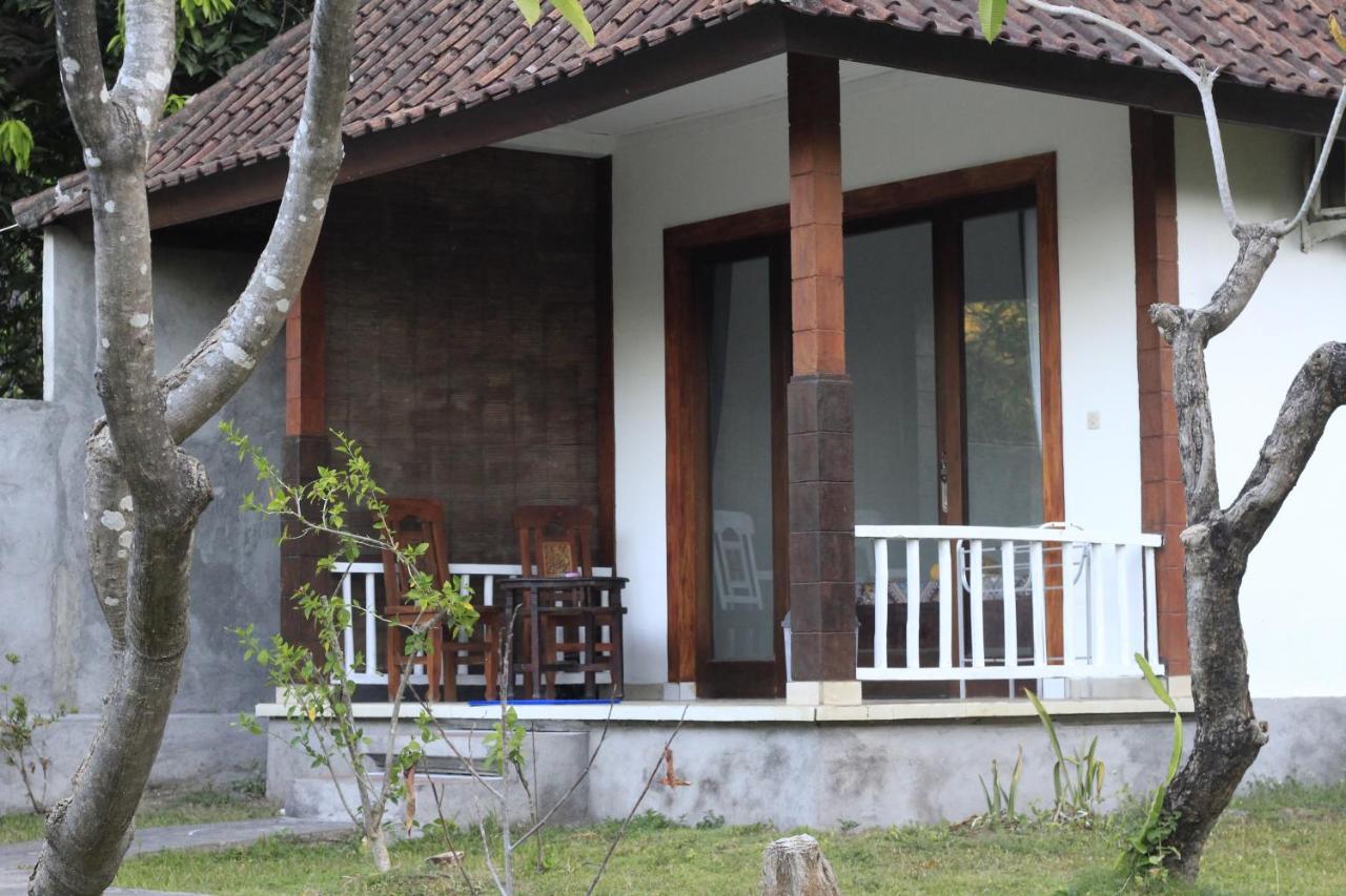 Coconut Beach Bungalows & Warung 2 Амед Экстерьер фото